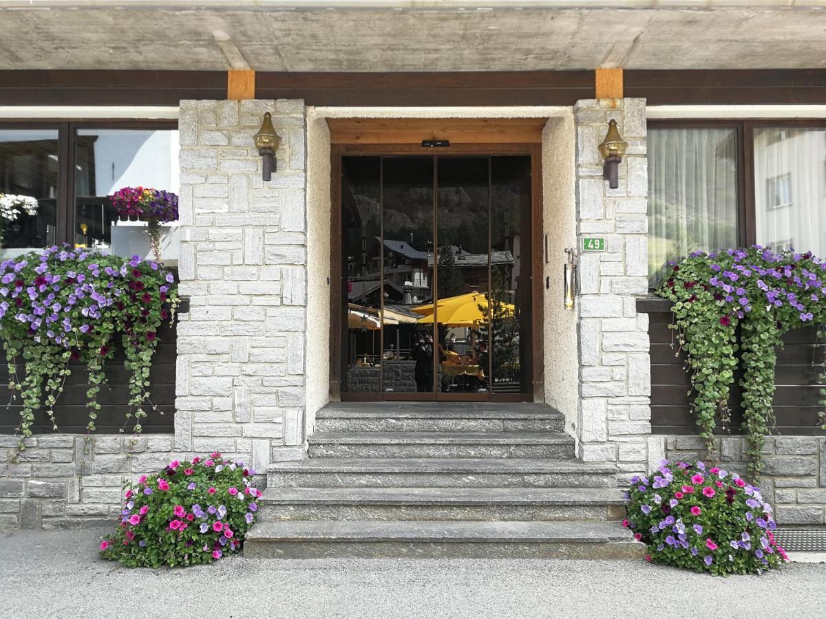 فندق Ambiente Mountain Style Saas Fee المظهر الخارجي الصورة